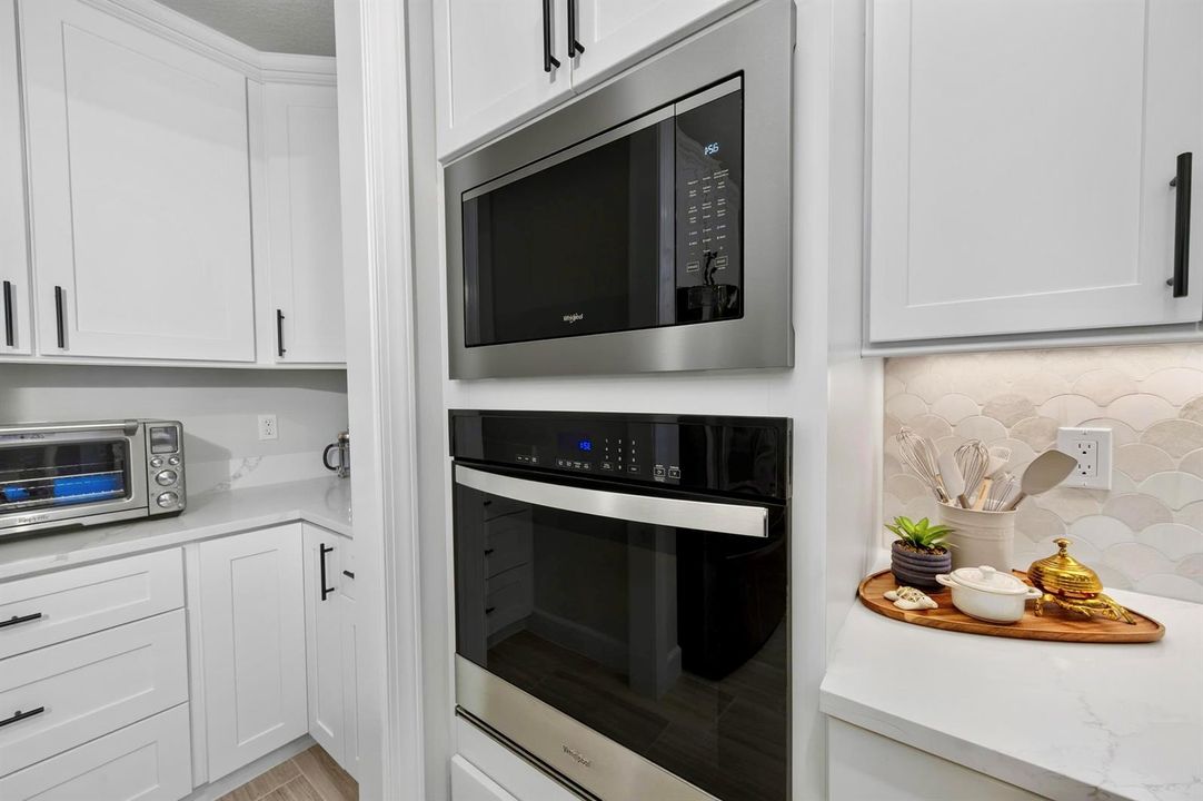 3862 215 Kitchen