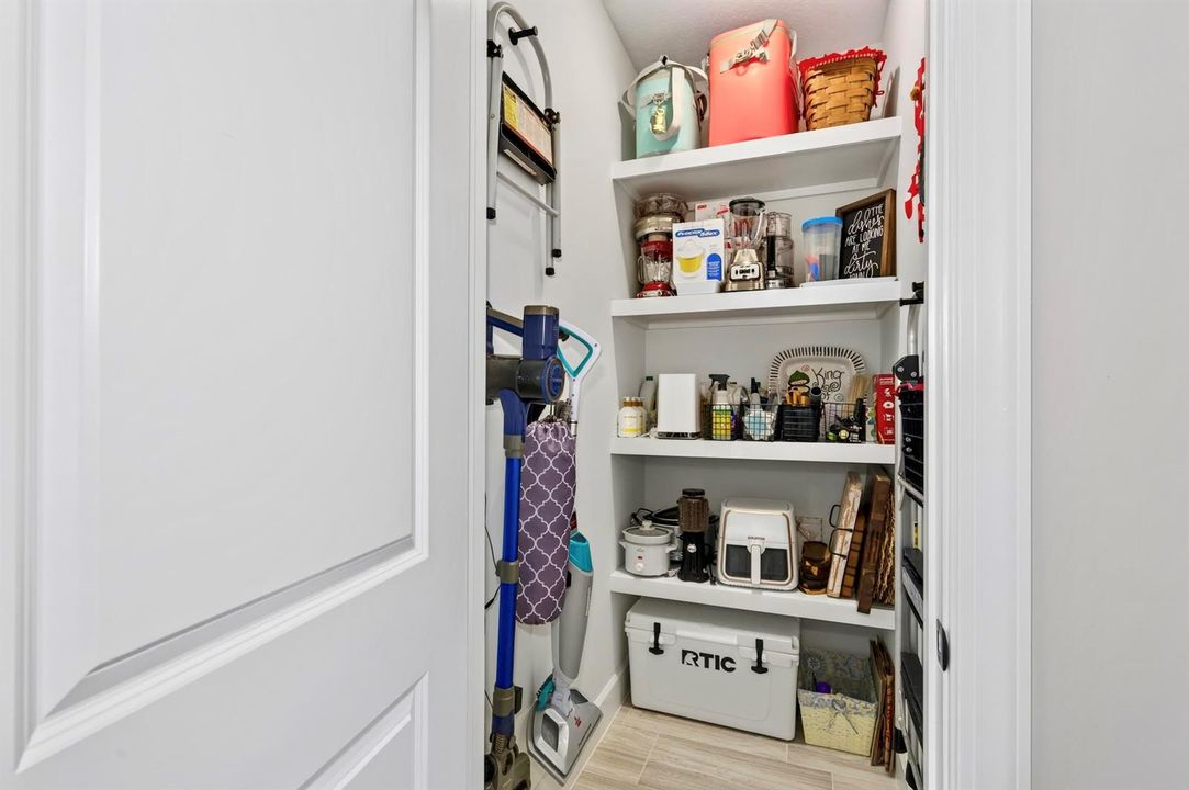 3862 496 Pantry 2