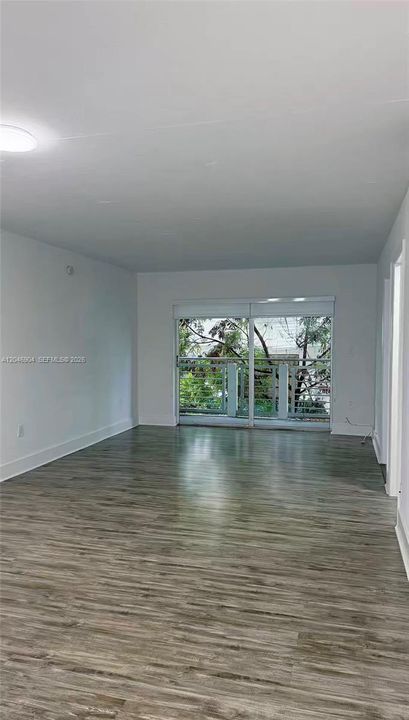 For Rent: $2,550 (2 beds, 1 baths, 750 Square Feet)