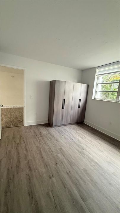 For Rent: $2,550 (2 beds, 1 baths, 750 Square Feet)