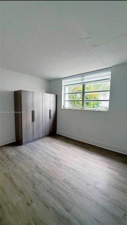 For Rent: $2,550 (2 beds, 1 baths, 750 Square Feet)