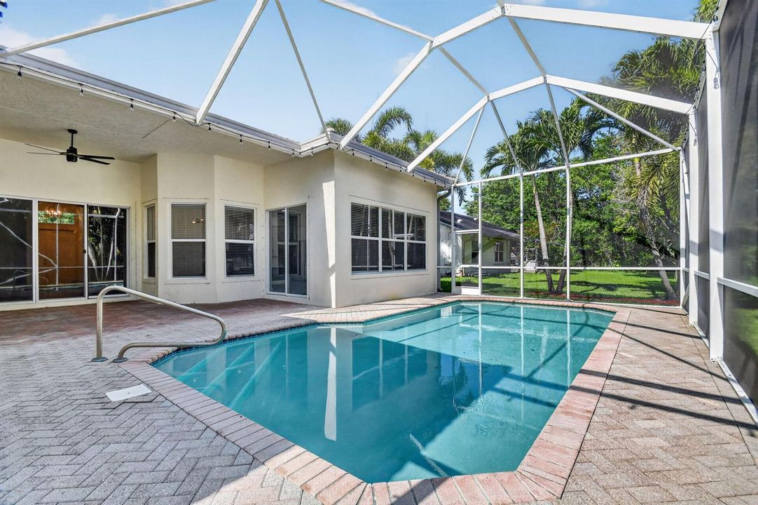 screened pool