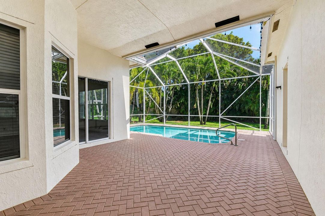 81-web-or-mls-patio
