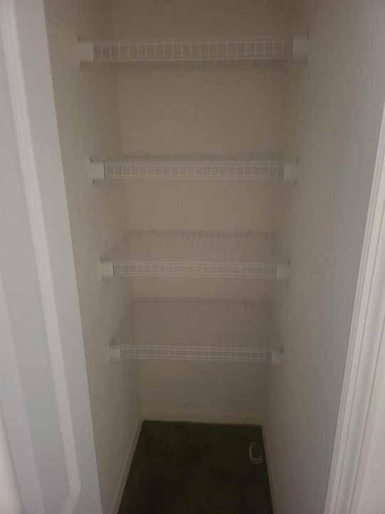 Second floor inter-rooms closet