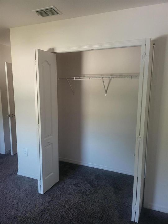 Room closet 1