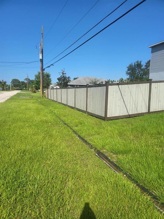 NORTH FENCE