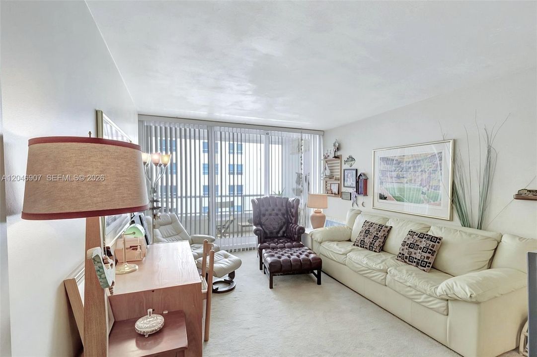 For Sale: $809,999 (2 beds, 2 baths, 1350 Square Feet)