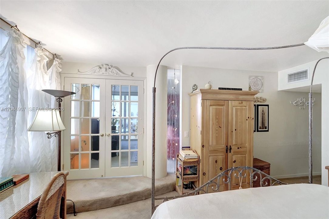 For Sale: $809,999 (2 beds, 2 baths, 1350 Square Feet)