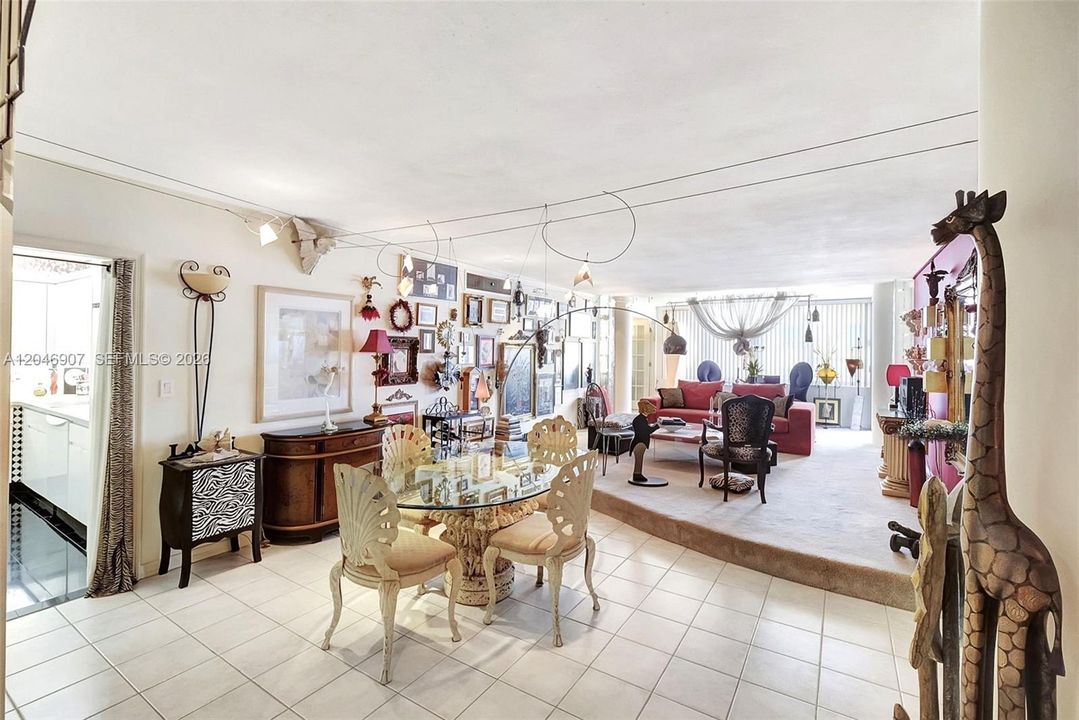 For Sale: $809,999 (2 beds, 2 baths, 1350 Square Feet)