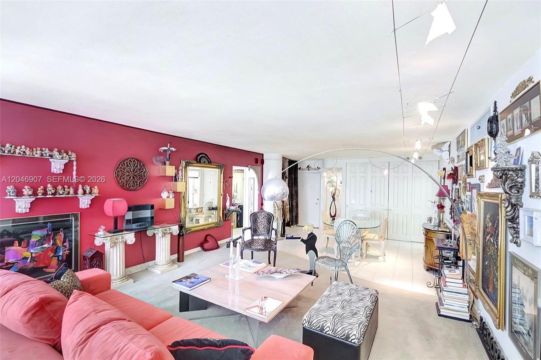 For Sale: $809,999 (2 beds, 2 baths, 1350 Square Feet)
