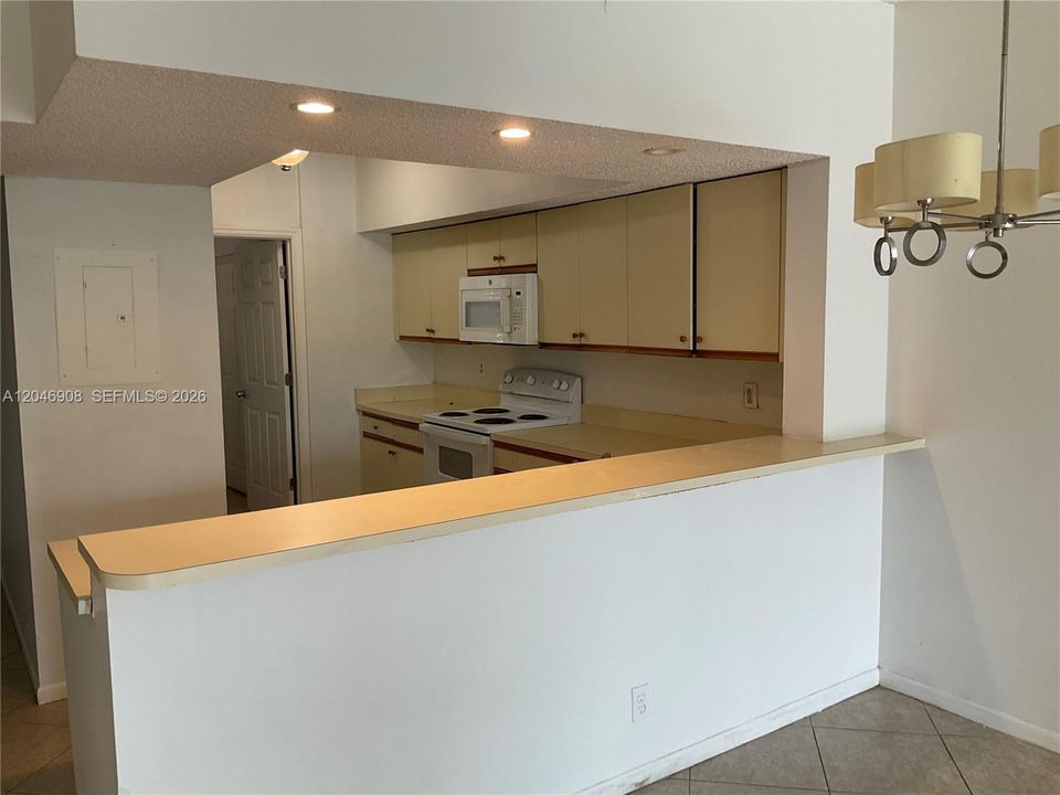 На продажу: $179,999 (2 спален, 2 ванн, 1140 Квадратных фут)