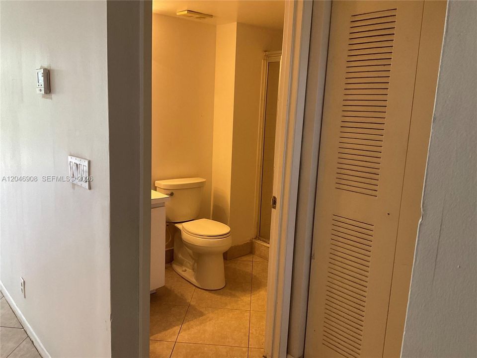 На продажу: $179,999 (2 спален, 2 ванн, 1140 Квадратных фут)