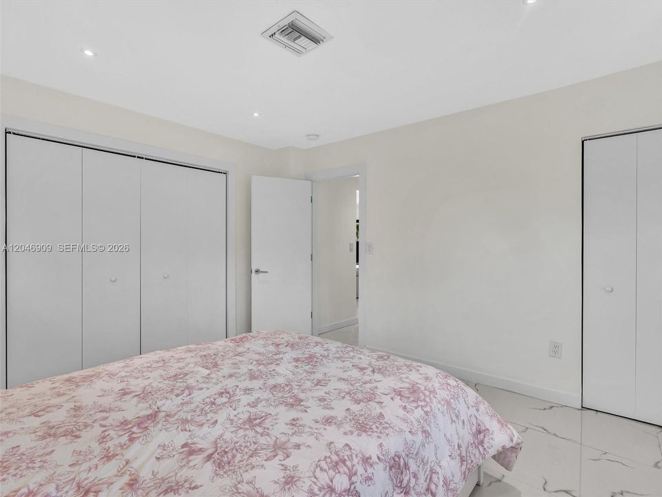 For Sale: $1,220,000 (4 beds, 2 baths, 1891 Square Feet)