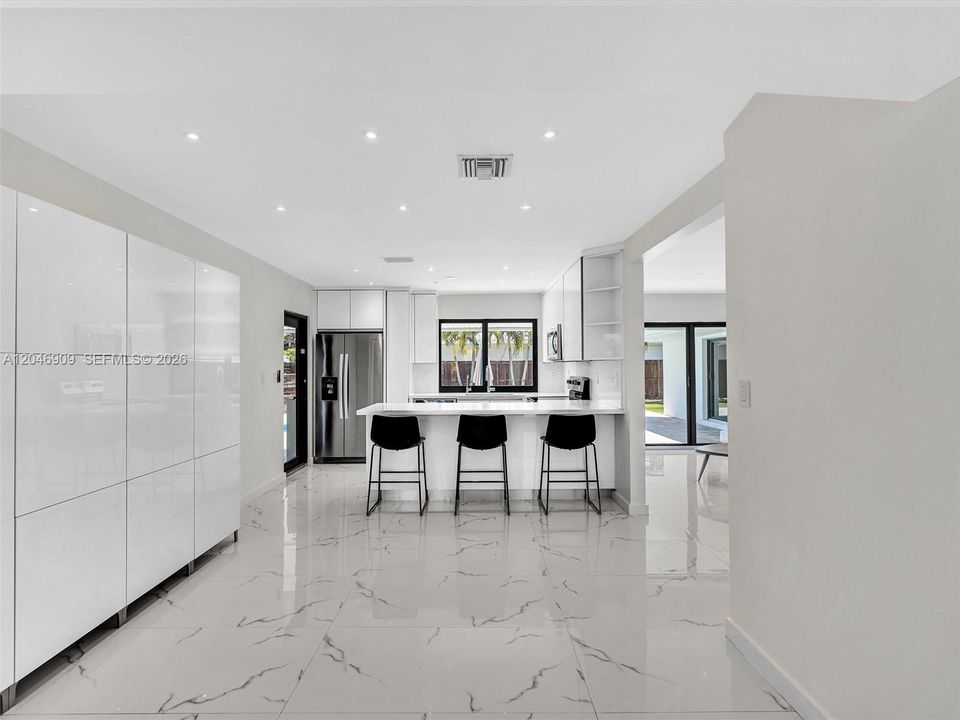 For Sale: $1,220,000 (4 beds, 2 baths, 1891 Square Feet)