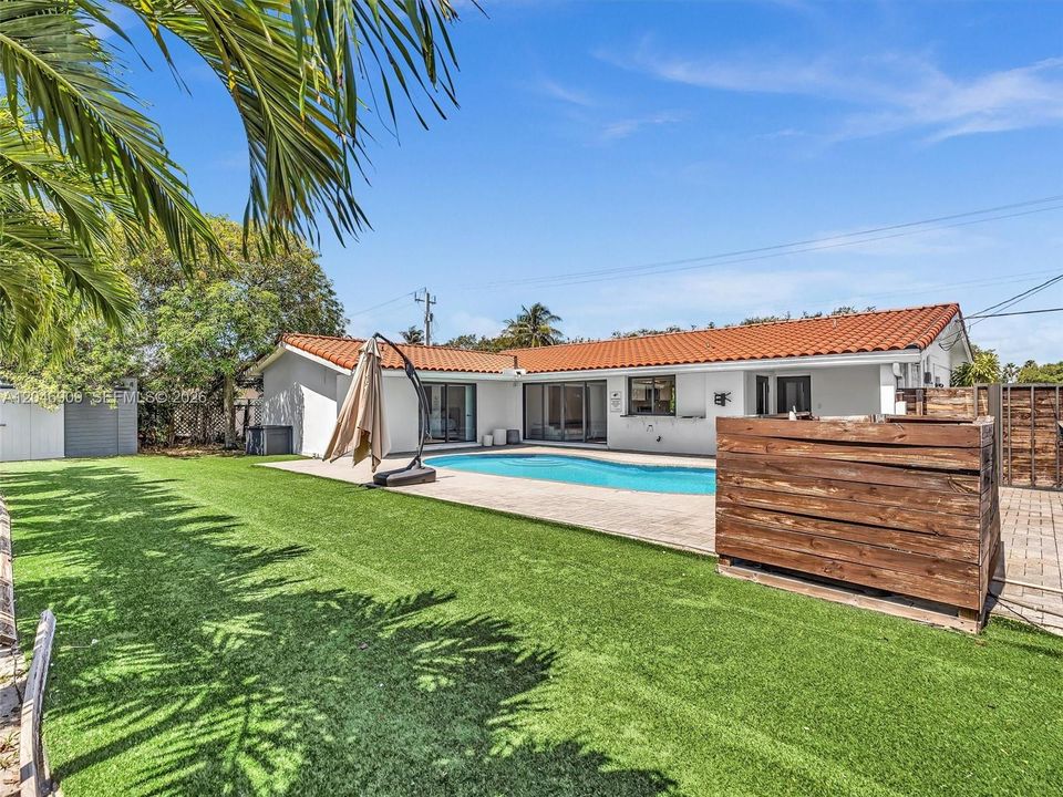 For Sale: $1,220,000 (4 beds, 2 baths, 1891 Square Feet)