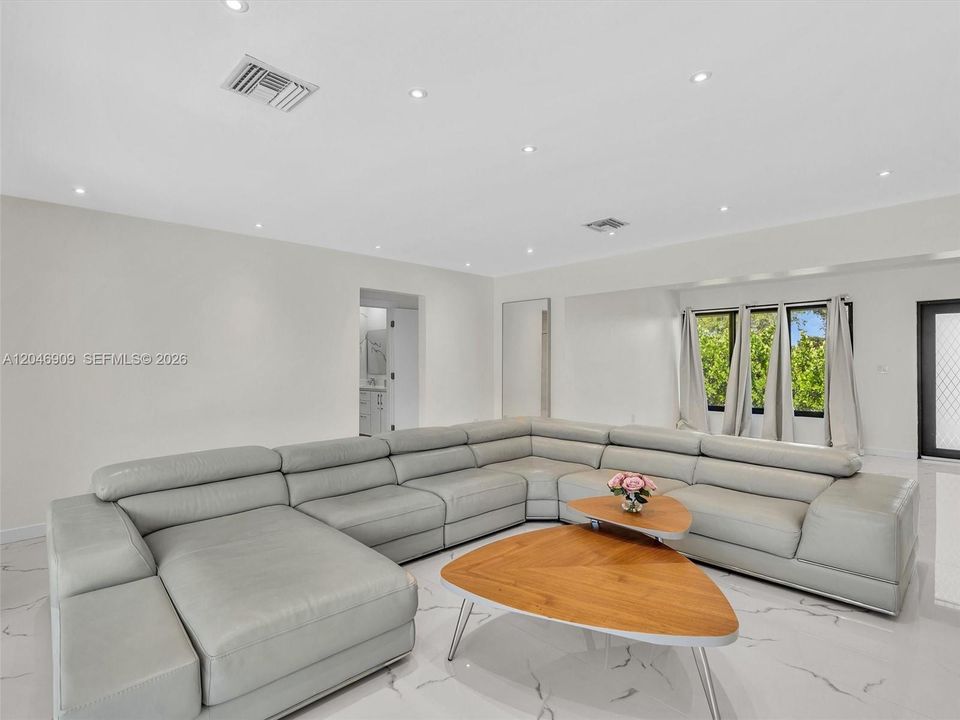 For Sale: $1,220,000 (4 beds, 2 baths, 1891 Square Feet)