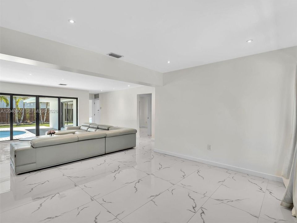 For Sale: $1,220,000 (4 beds, 2 baths, 1891 Square Feet)