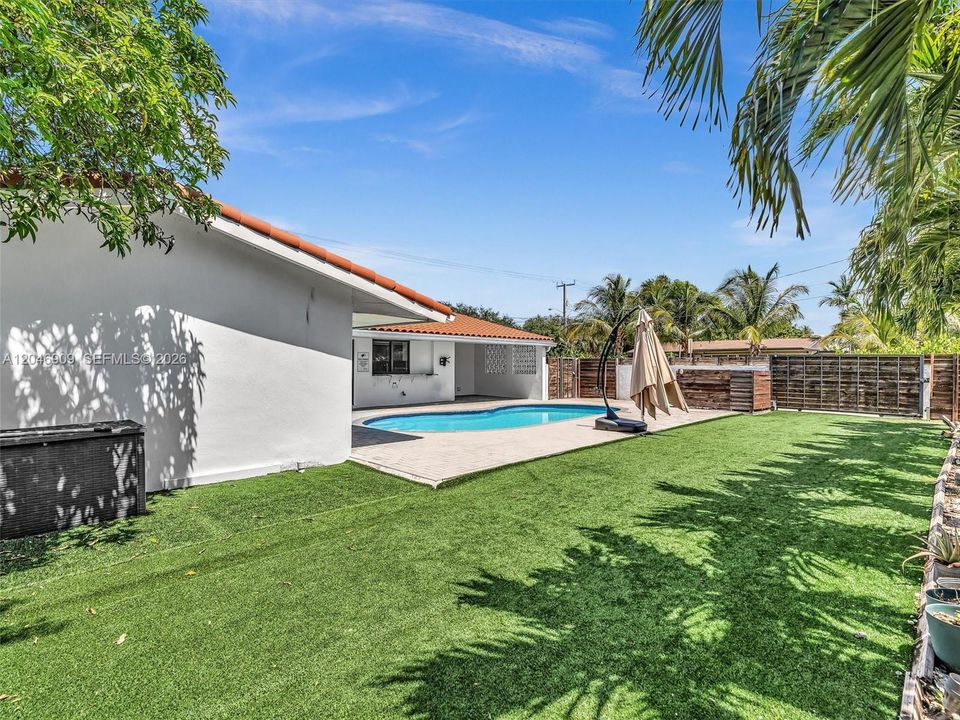 For Sale: $1,220,000 (4 beds, 2 baths, 1891 Square Feet)