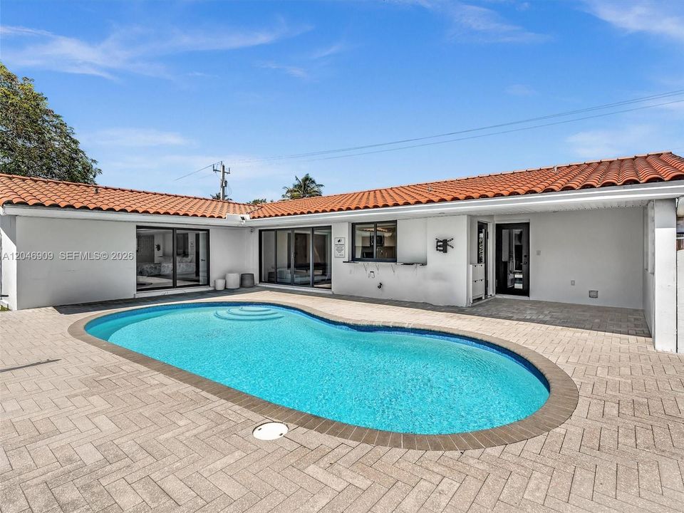 For Sale: $1,220,000 (4 beds, 2 baths, 1891 Square Feet)