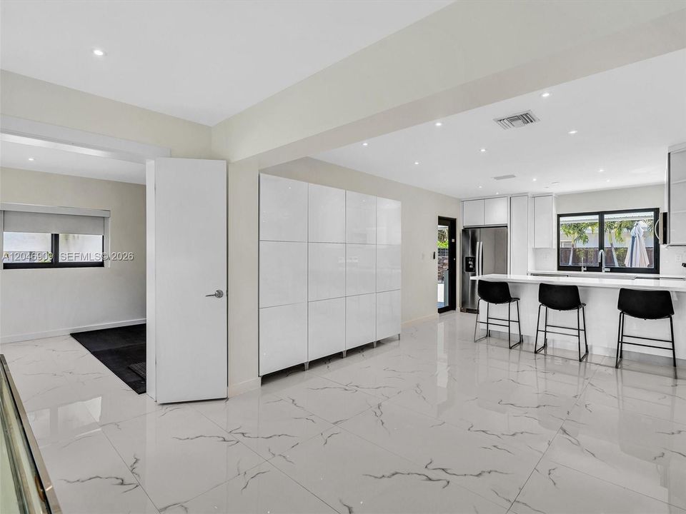 For Sale: $1,220,000 (4 beds, 2 baths, 1891 Square Feet)