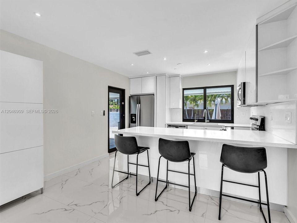 For Sale: $1,220,000 (4 beds, 2 baths, 1891 Square Feet)