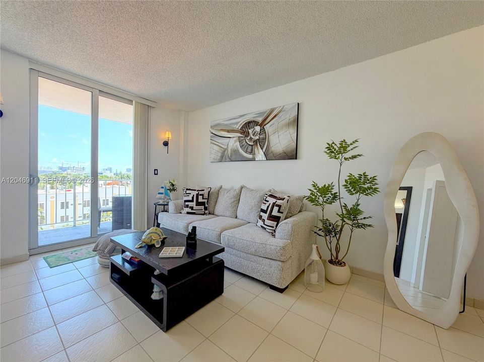 For Rent: $2,500 (1 beds, 1 baths, 490 Square Feet)