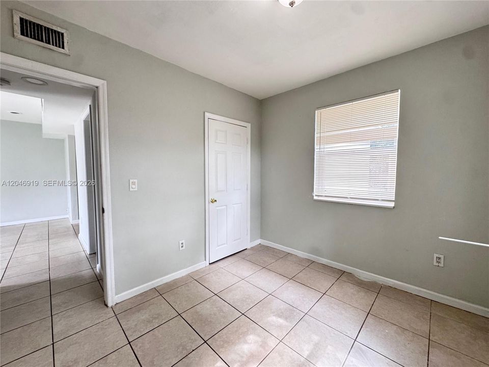 For Rent: $3,100 (4 beds, 3 baths, 1179 Square Feet)