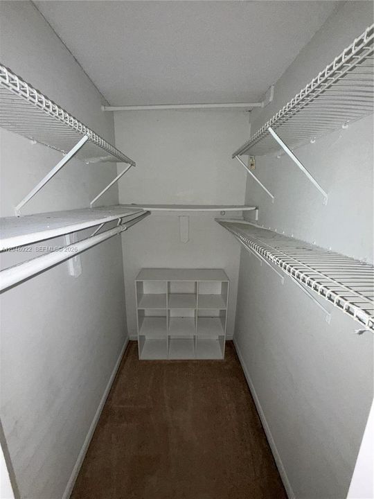 For Rent: $1,350 (1 beds, 1 baths, 382 Square Feet)