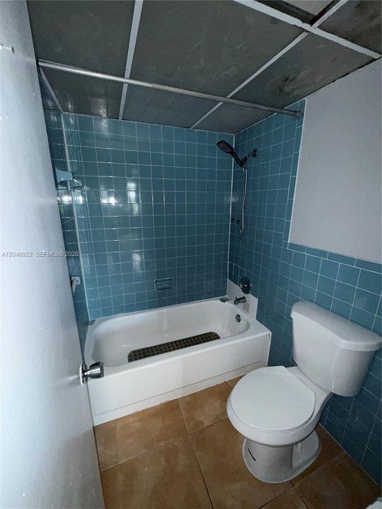 For Rent: $1,350 (1 beds, 1 baths, 382 Square Feet)