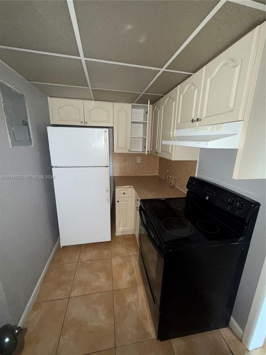 For Rent: $1,350 (1 beds, 1 baths, 382 Square Feet)