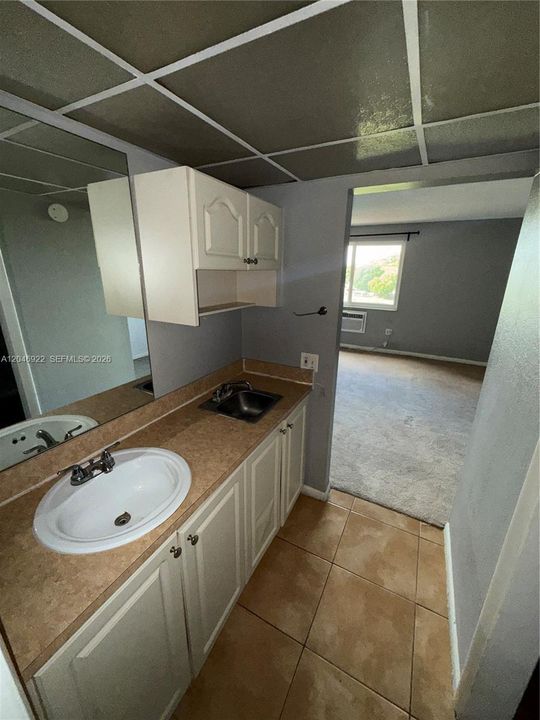 For Rent: $1,350 (1 beds, 1 baths, 382 Square Feet)