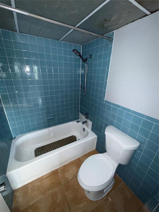For Rent: $1,350 (1 beds, 1 baths, 382 Square Feet)