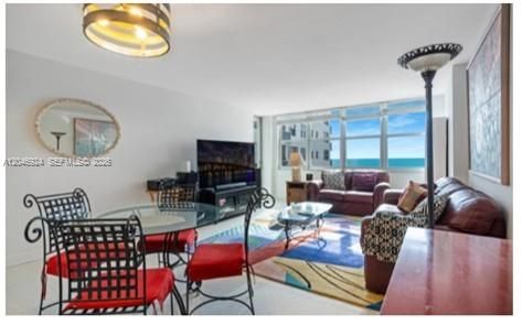Activo con contrato: $385,000 (1 camas, 2 baños, 910 Pies cuadrados)