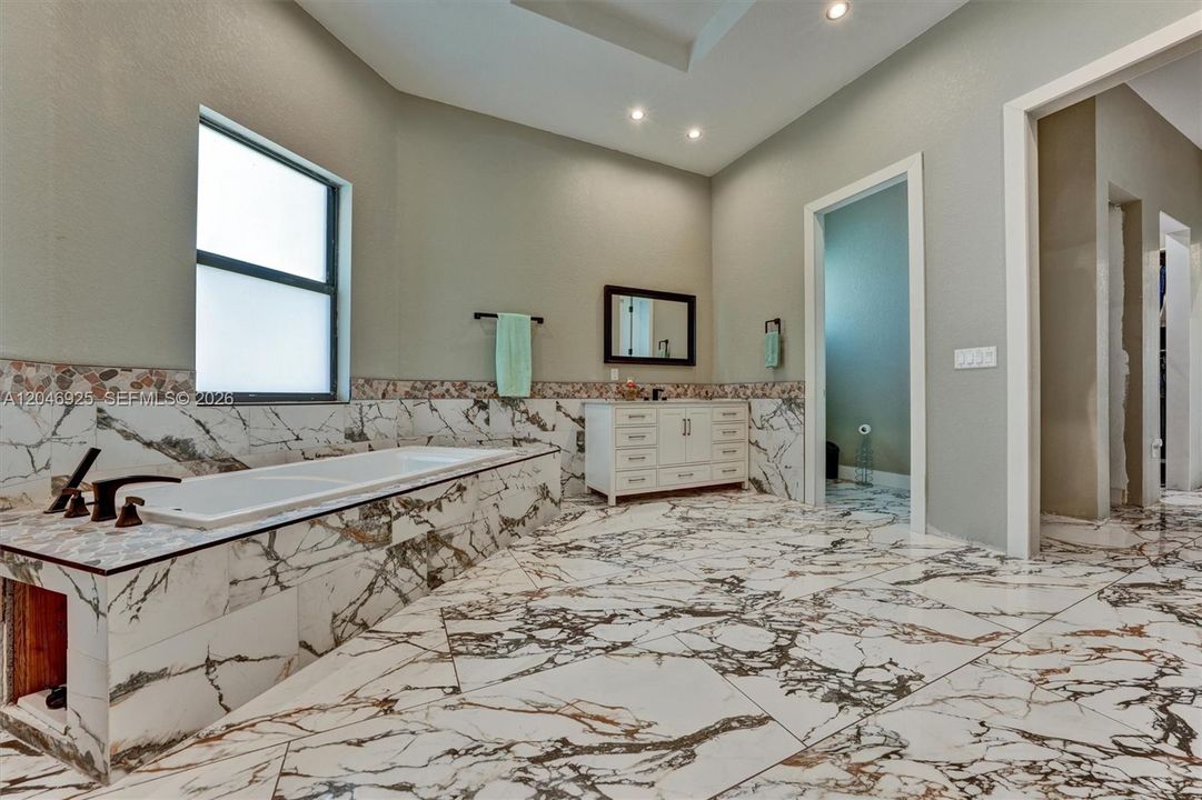 For Sale: $1,700,000 (5 beds, 5 baths, 4568 Square Feet)