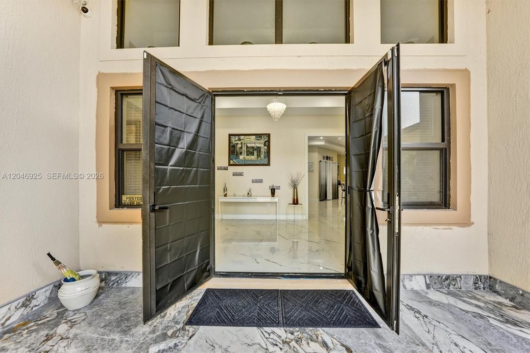 For Sale: $1,700,000 (5 beds, 5 baths, 4568 Square Feet)