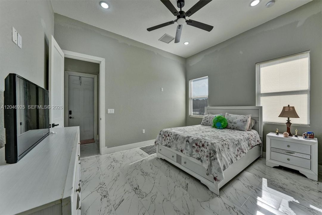 For Sale: $1,700,000 (5 beds, 5 baths, 4568 Square Feet)