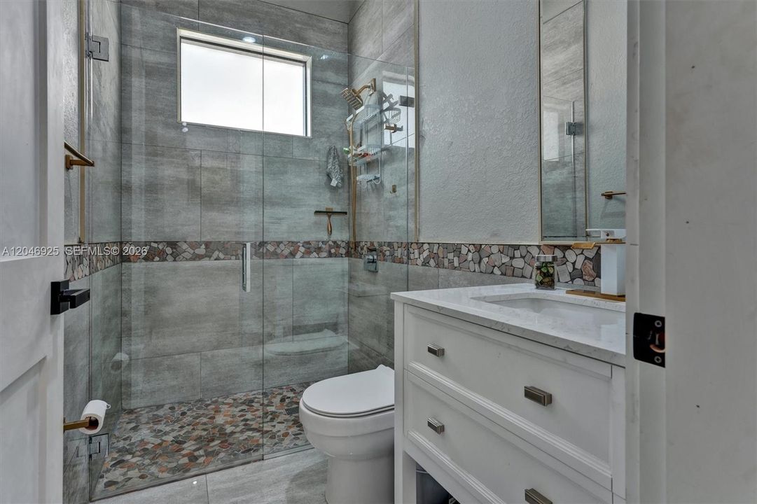 For Sale: $1,700,000 (5 beds, 5 baths, 4568 Square Feet)