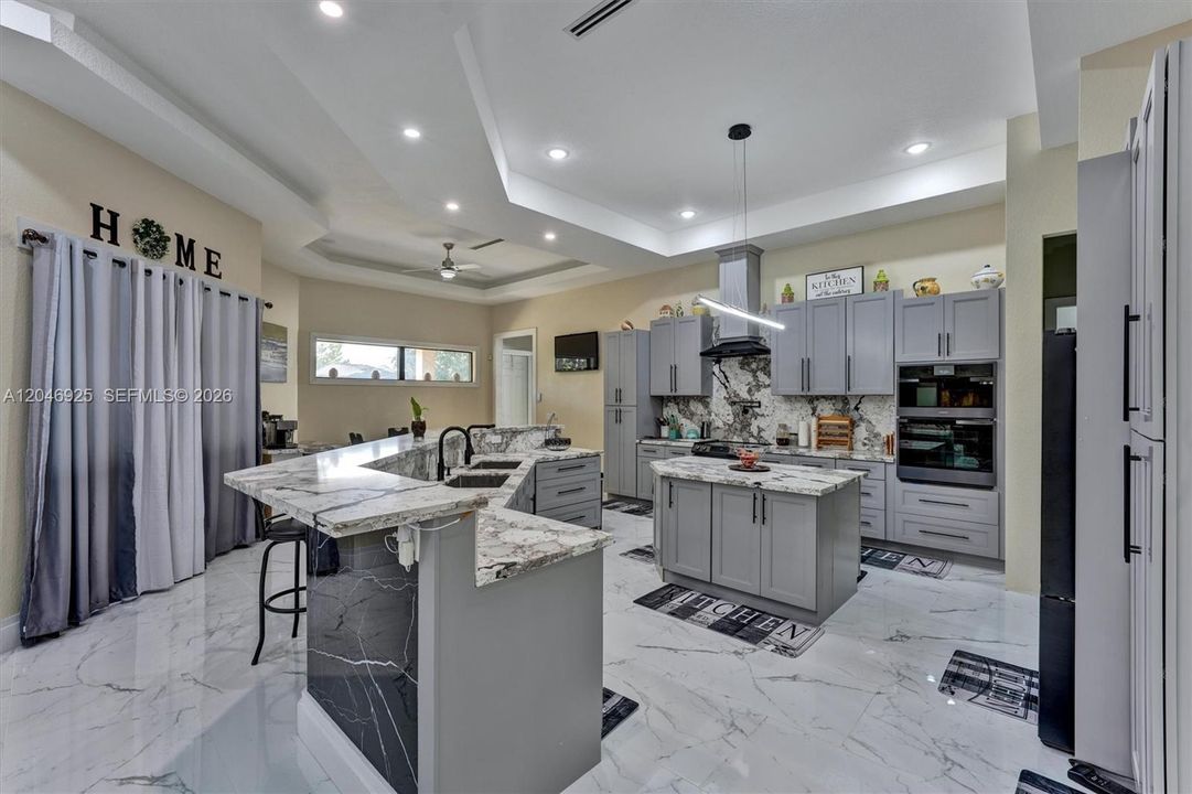 For Sale: $1,700,000 (5 beds, 5 baths, 4568 Square Feet)