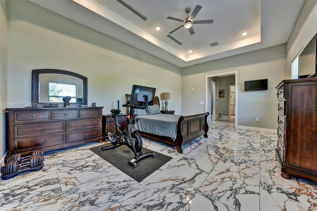 For Sale: $1,700,000 (5 beds, 5 baths, 4568 Square Feet)