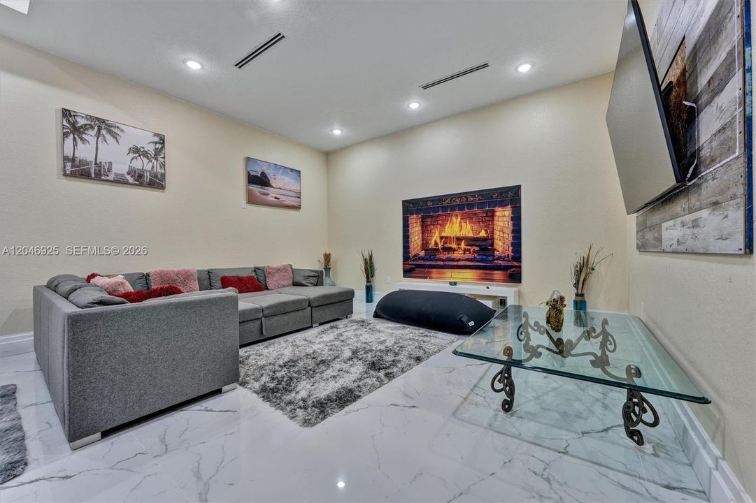 For Sale: $1,700,000 (5 beds, 5 baths, 4568 Square Feet)