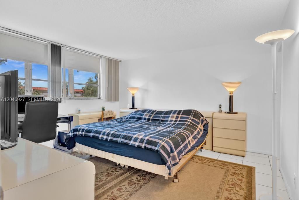 For Sale: $154,000 (2 beds, 2 baths, 1170 Square Feet)