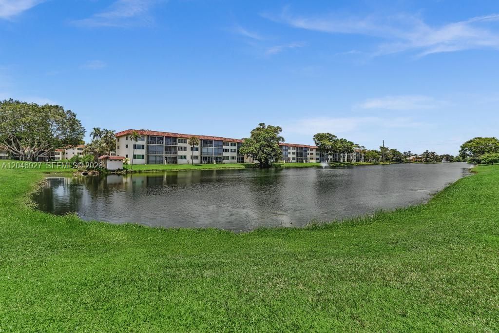 For Sale: $154,000 (2 beds, 2 baths, 1170 Square Feet)
