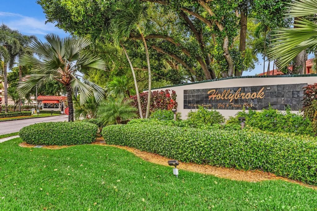 For Sale: $154,000 (2 beds, 2 baths, 1170 Square Feet)