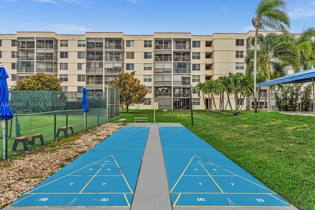 For Sale: $154,000 (2 beds, 2 baths, 1170 Square Feet)