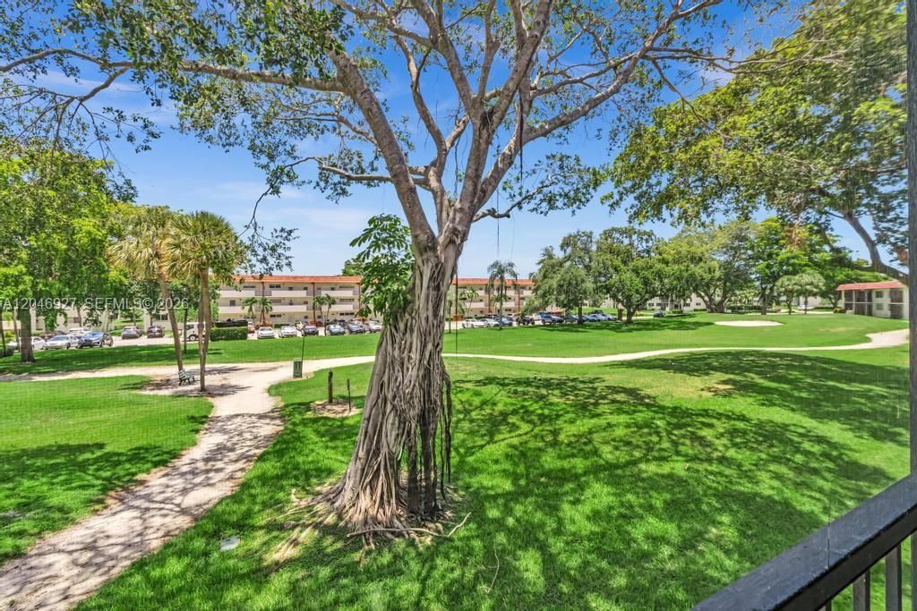 For Sale: $154,000 (2 beds, 2 baths, 1170 Square Feet)