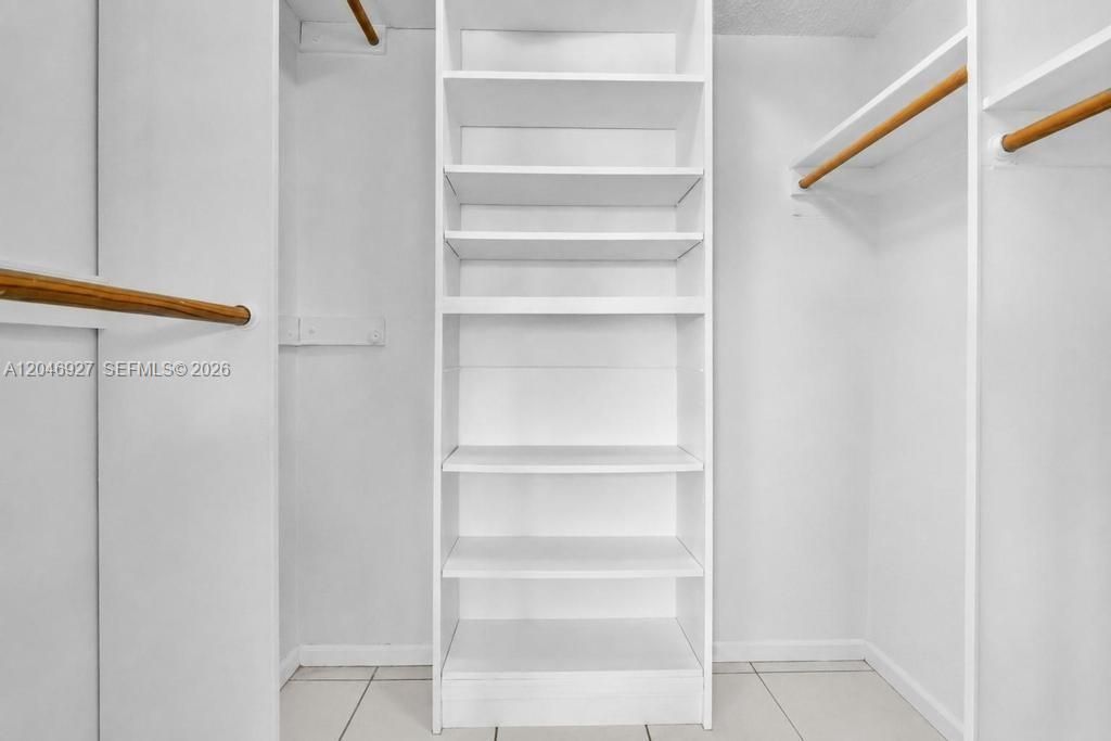 For Sale: $154,000 (2 beds, 2 baths, 1170 Square Feet)