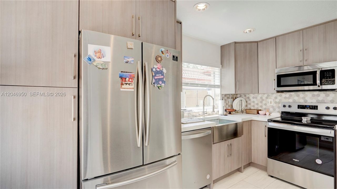 На продажу: $549,999 (3 спален, 2 ванн, 1529 Квадратных фут)