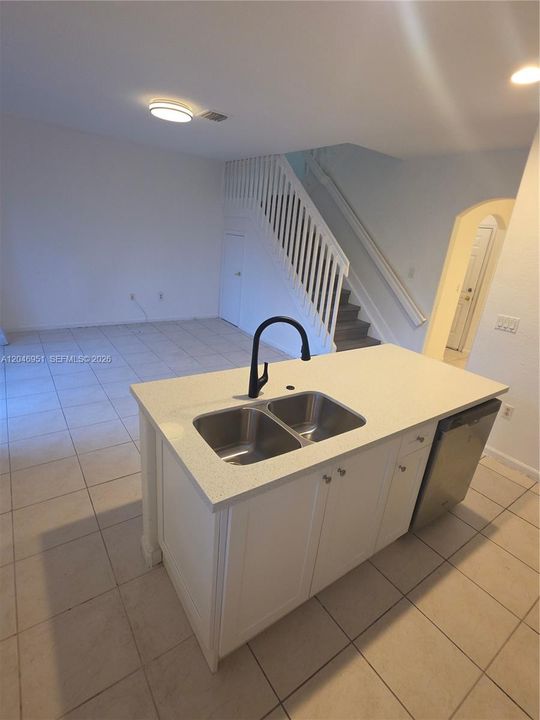 В аренду: $2,900 (3 спален, 2 ванн, 1530 Квадратных фут)