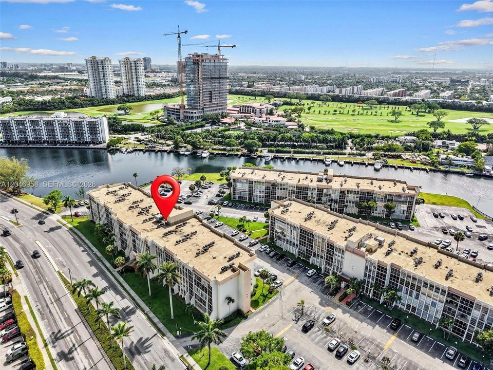 В аренду: $2,100 (2 спален, 1 ванн, 924 Квадратных фут)
