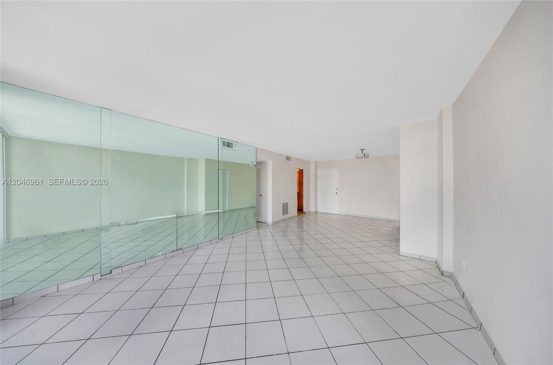 En Renta: $2,050 (1 camas, 1 baños, 940 Pies cuadrados)